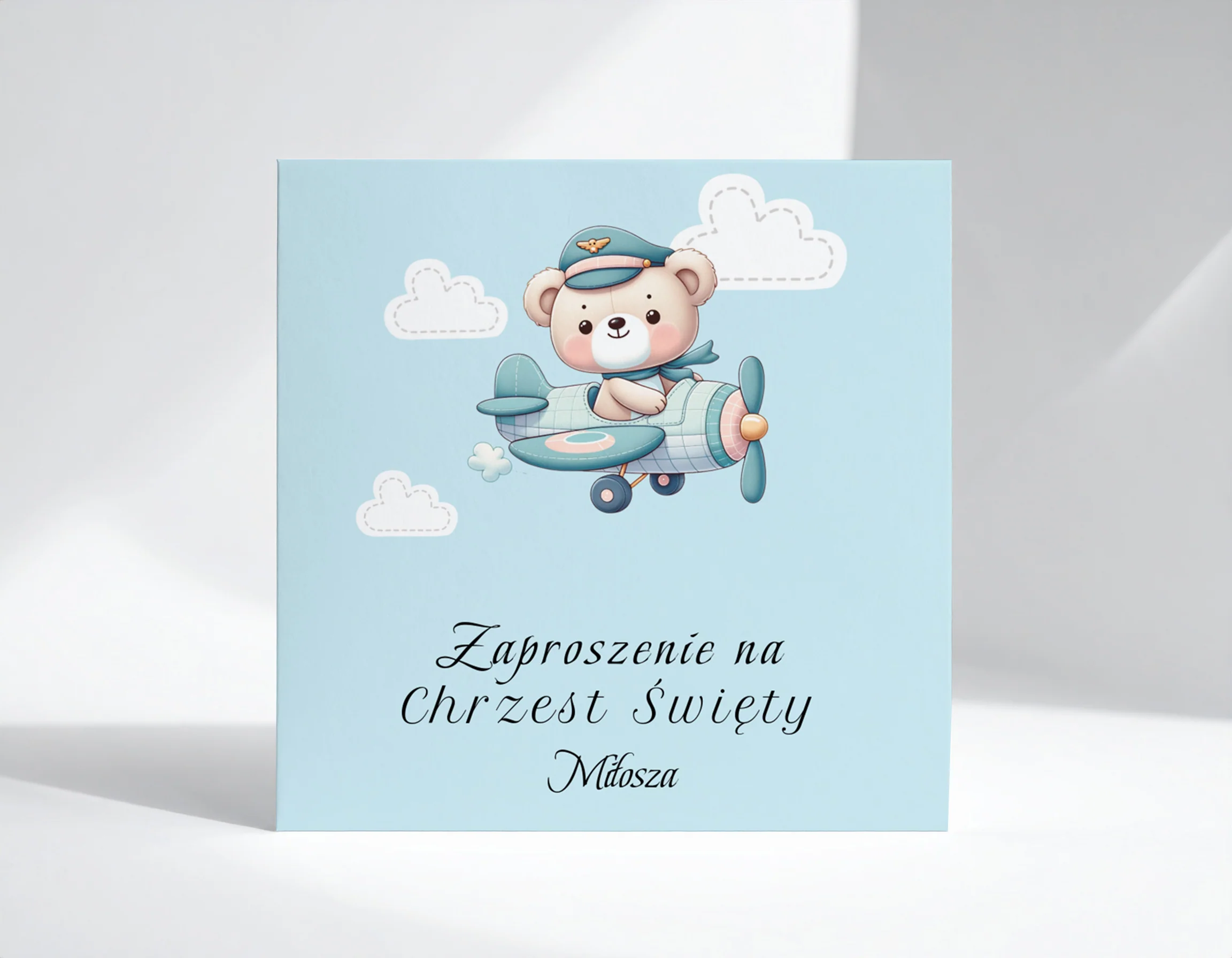 Zaproszenie na Chrzest składane 15x15 z kopertą  - Miś pluszowy w niebieskim samolocie - Image 3